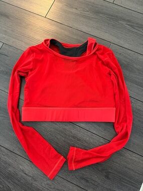 Women’s Red Long-Sleeve Cropped Top - Athletic Style